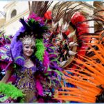 Carnevale di Malta, ballerina brasiliana in abiti viola